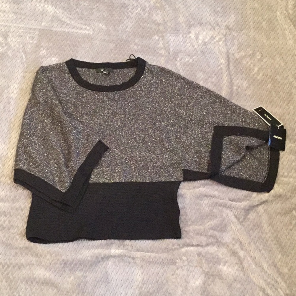 NWT ALFANI Woman Sweater